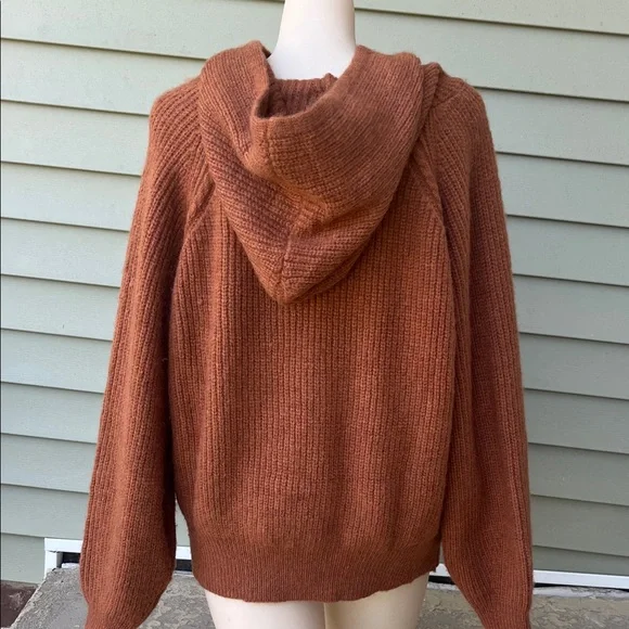 Like new Bluivy Hooded brown Sweater - Picture 7 of 13